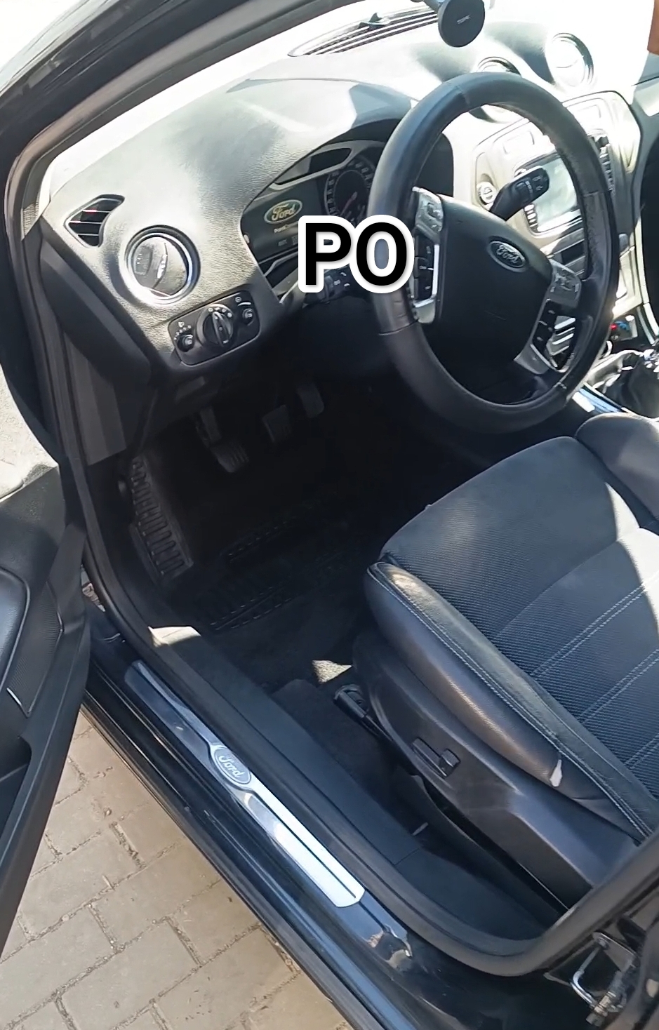 Pranie tapicerki – sofa przed i po